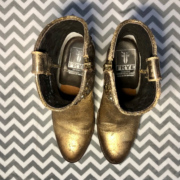 Amazing Studded Distressed Gold Deborah Ankle Western Boots in Women’s Size 6M - Picture 5 of 7